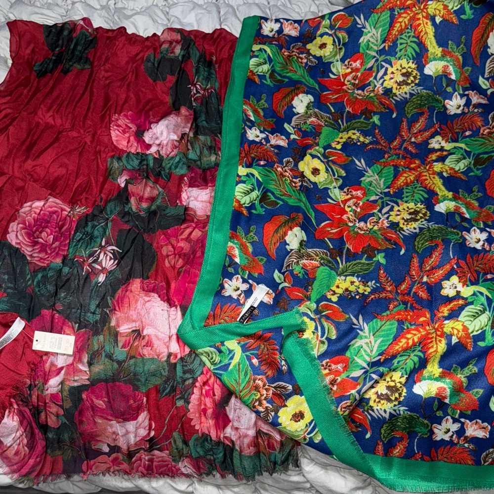 Talbots 2 scarf bundle 🧣🧣Floral Red and green vibrant colors
